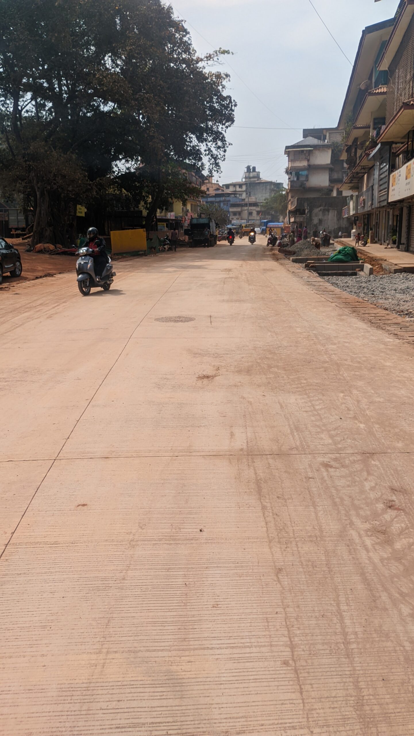 IPSCDL opens the second stretch of concrete road