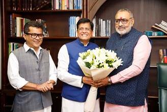 Shri Giriraj Singh takes charge of Ministry of Textiles