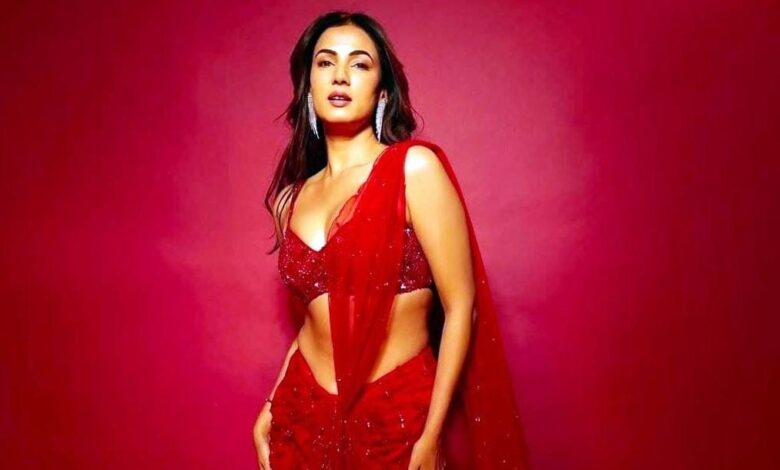 “‘Lucky Charm’ Sonal Chauhan Sparks a Dream Start for Mumbai Indians