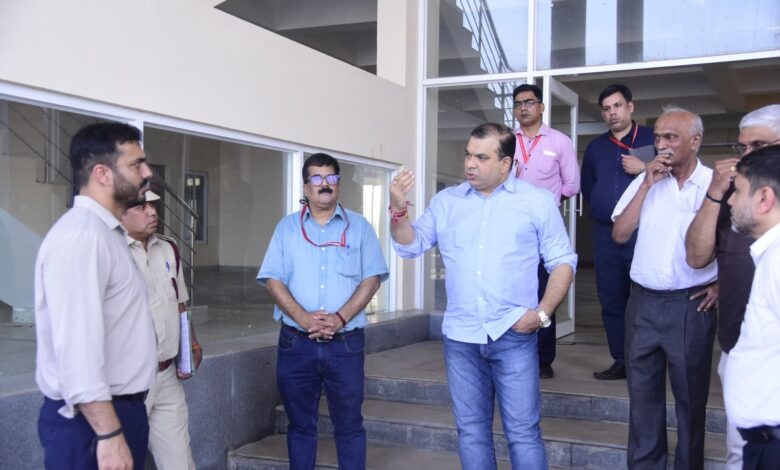 IT Minister Rohan Khaunte reviews progress at EMC, Tuem