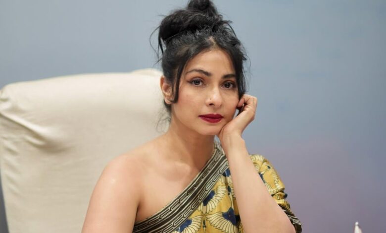A Humorous Take on Inflation: Tanishaa Mukerji Wins Hearts